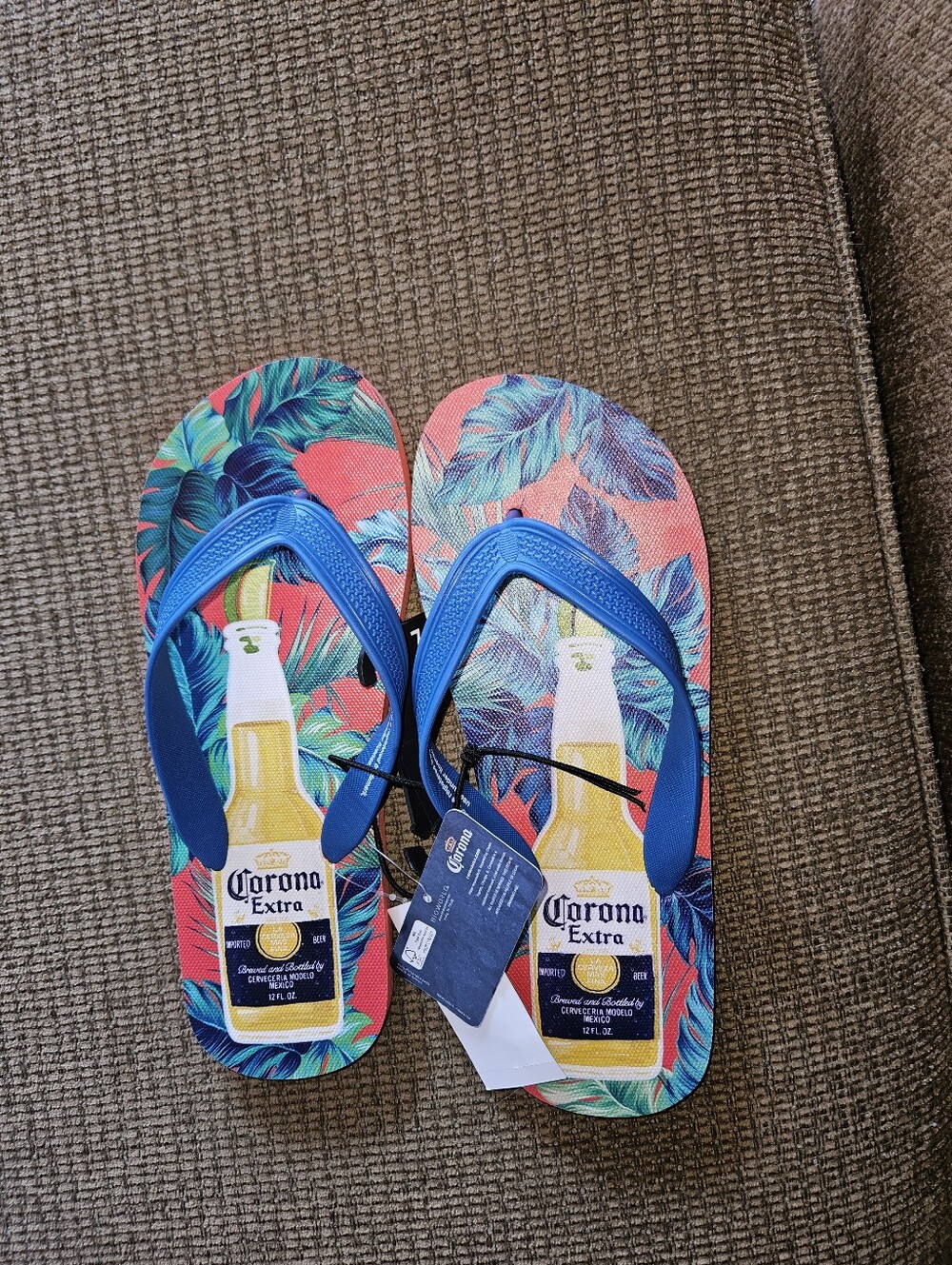 NWT Corona Coral Tropical Flip-Flops with Blue Straps